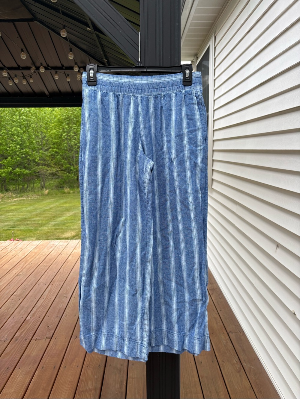 Old Navy Blue and White Striped Wide Leg Pants